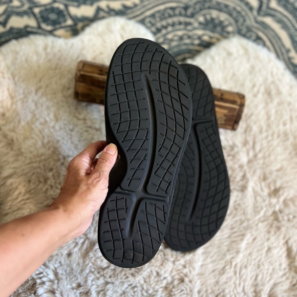 OOFOS OOriginal Flip Flop Sandals Comfort Recovery Shoes Black Men 18 - Picture 12 of 13